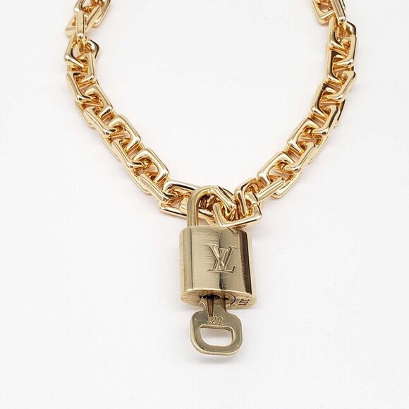 100% Auth Louis Vuitton Lock & Key with Unbranded Gold Plated Chain Necklace - Picture 4 of 9